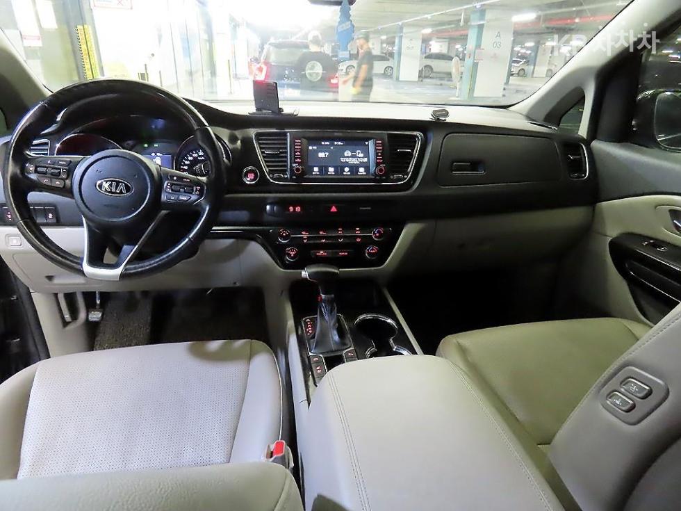 2019 - kia carnival