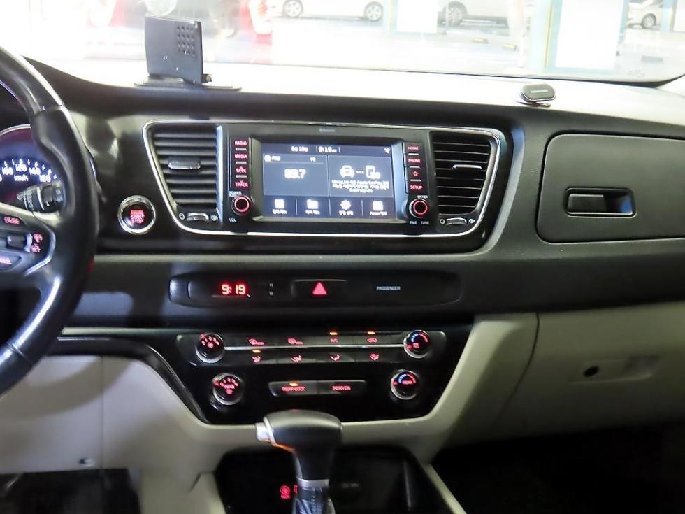 2019 - kia carnival