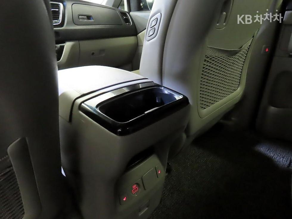 2019 - kia carnival