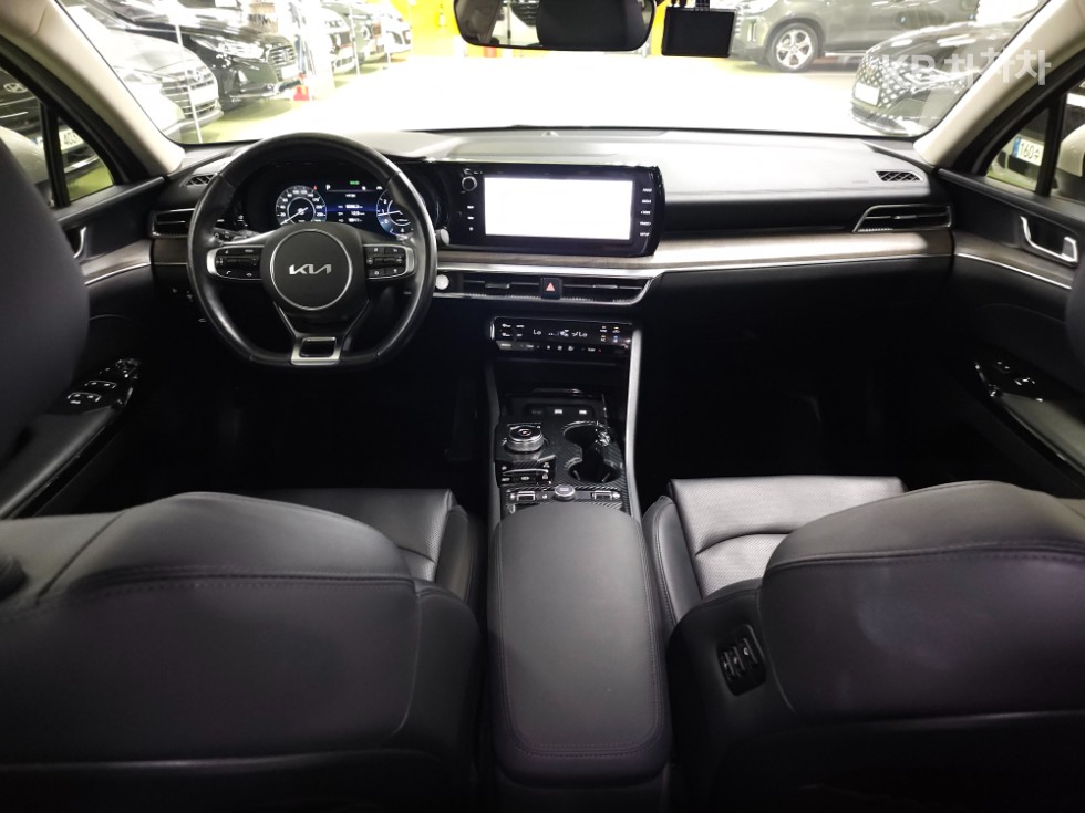 2022 - kia k5