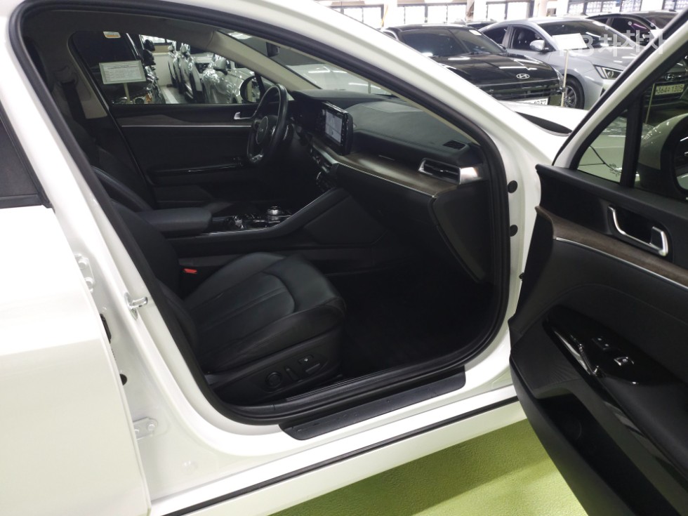 2022 - kia k5