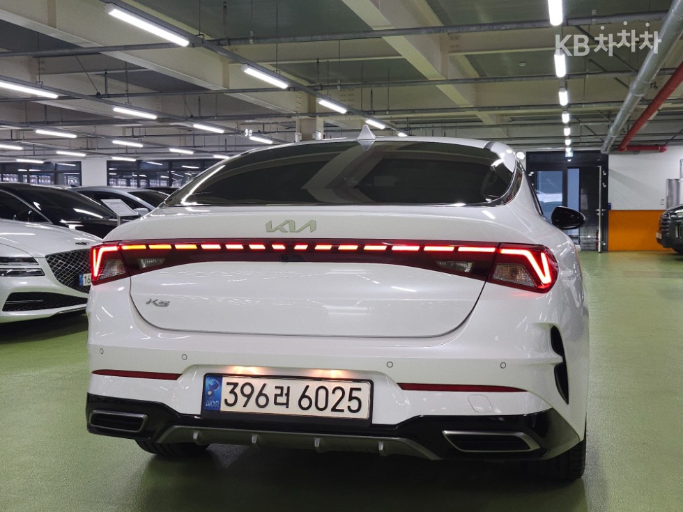 2022 - kia k5