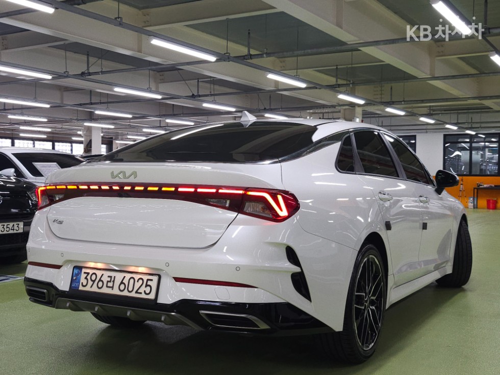 2022 - kia k5