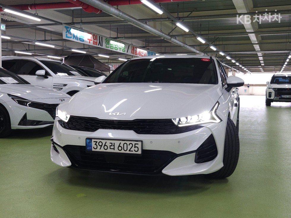 2022 - kia k5