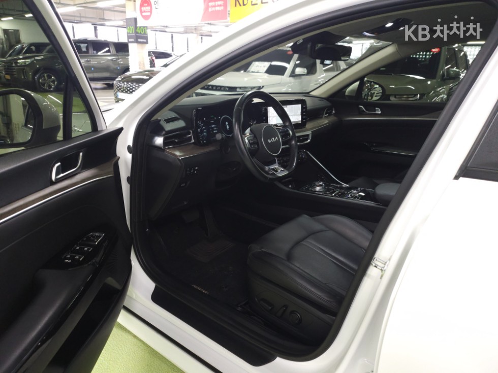 2022 - kia k5