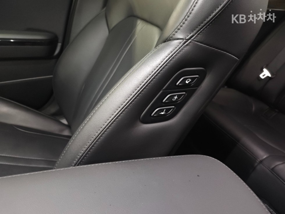 2022 - kia k5