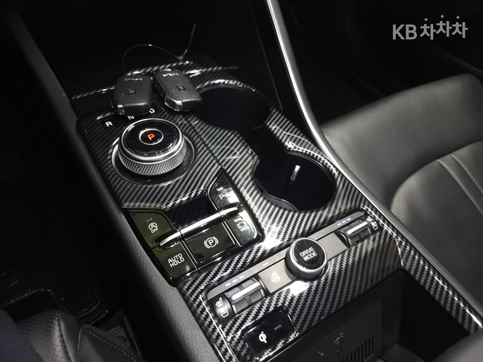 2022 - kia k5