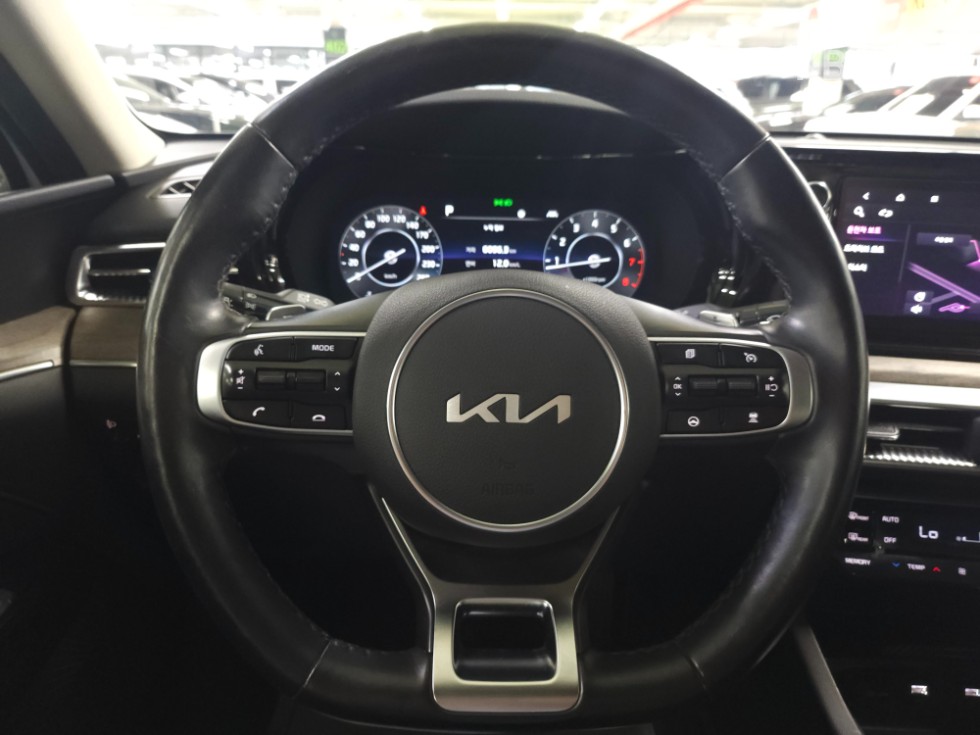 2022 - kia k5