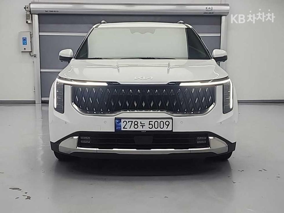 2024 Kia 4 photo