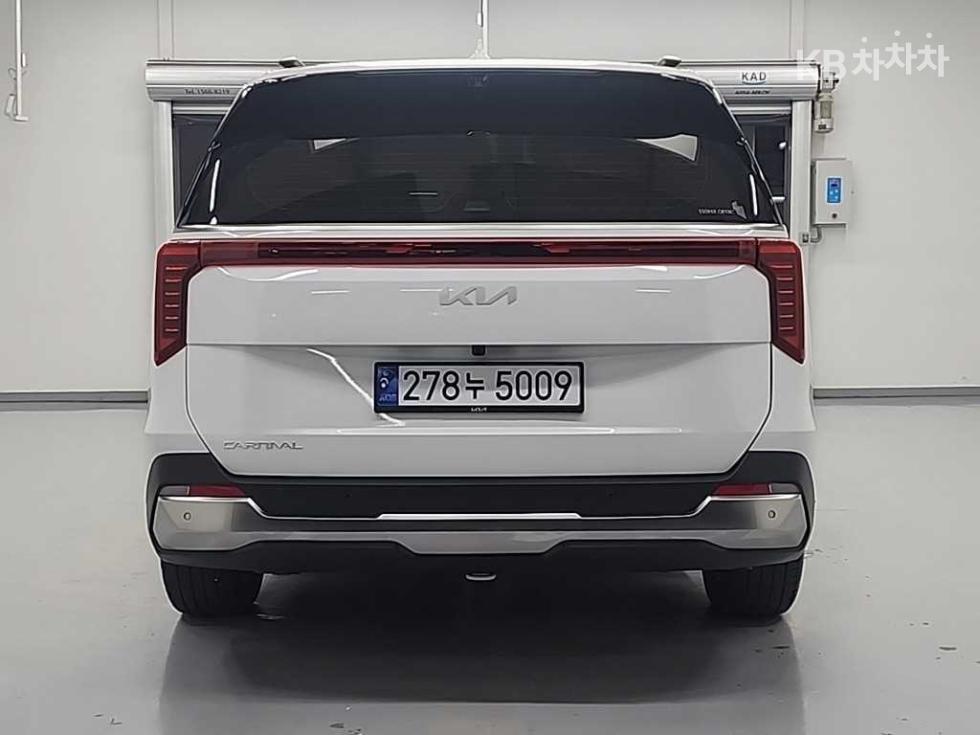 2024 Kia 4 photo
