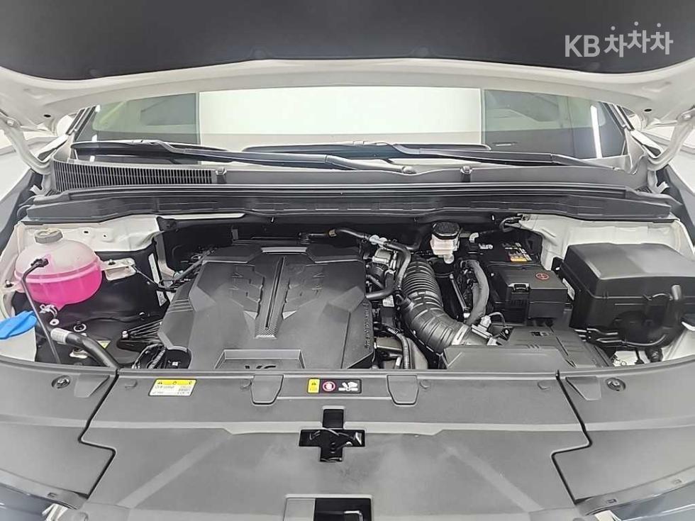 2024 Kia 4 photo