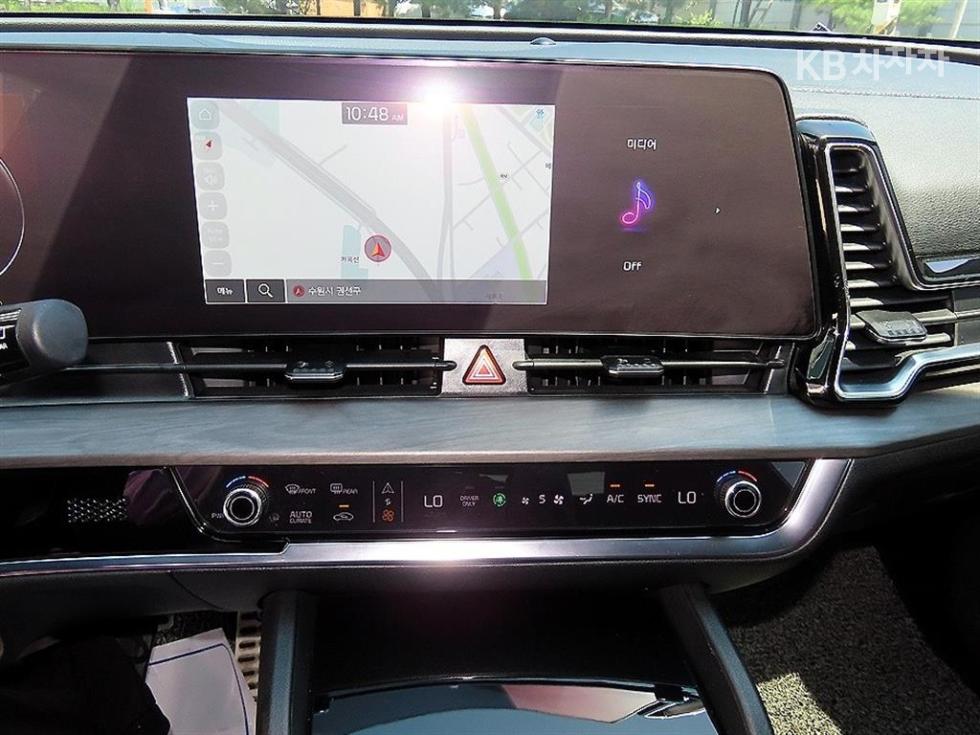 2023 - kia sportage