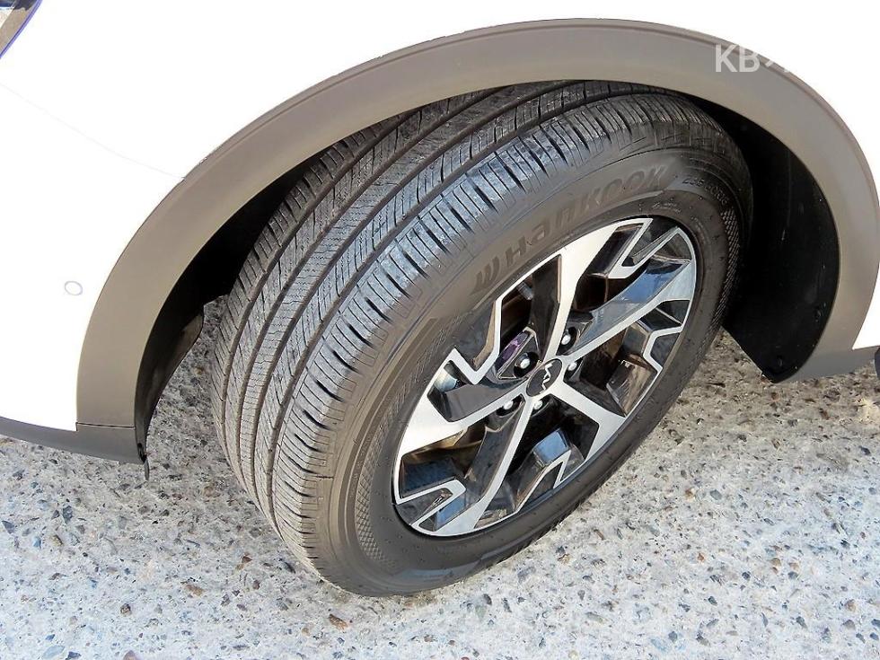 2023 - kia sportage