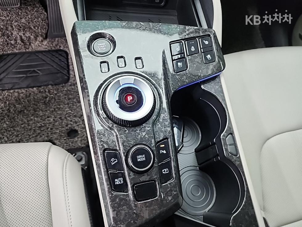 2022 - kia sportage