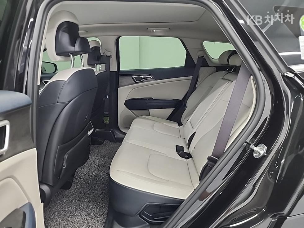 2022 - kia sportage