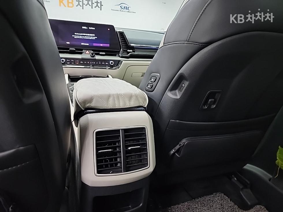 2022 - kia sportage