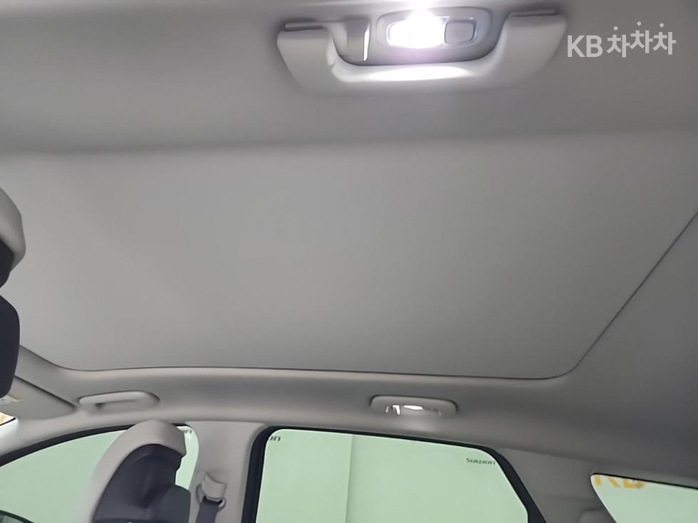 2022 - kia sportage