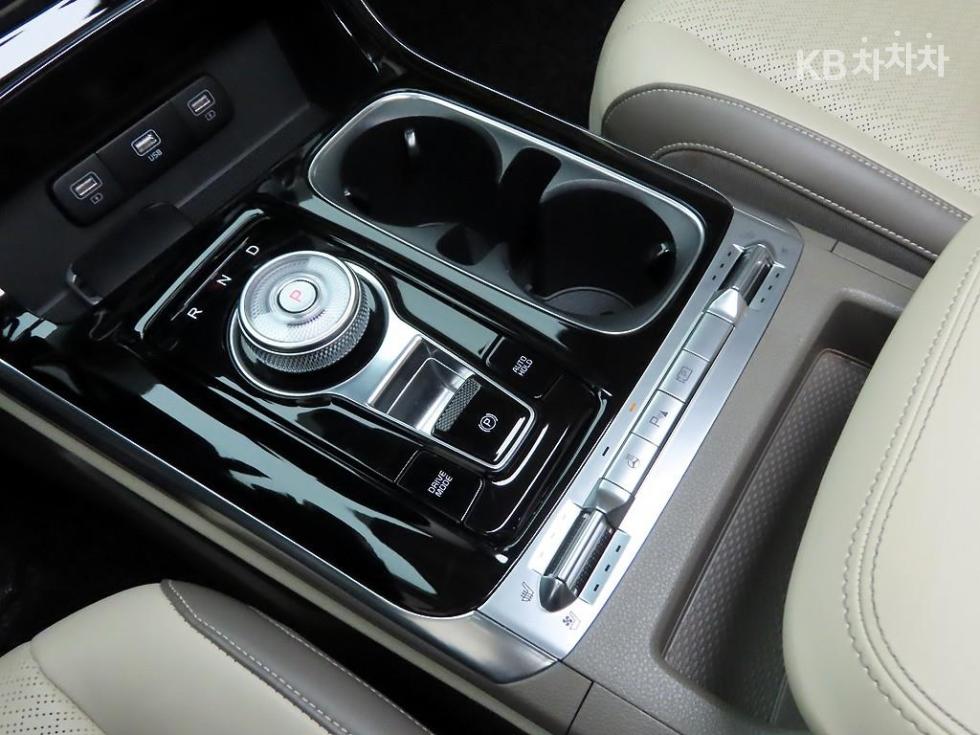 2021 - kia carnival