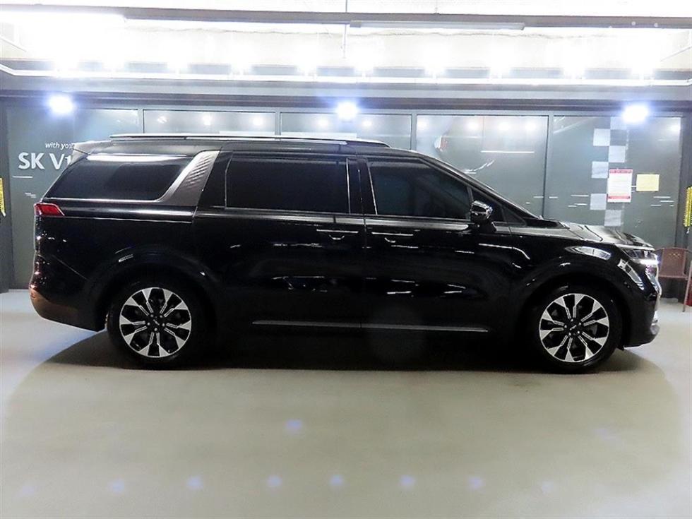 2023 - kia carnival