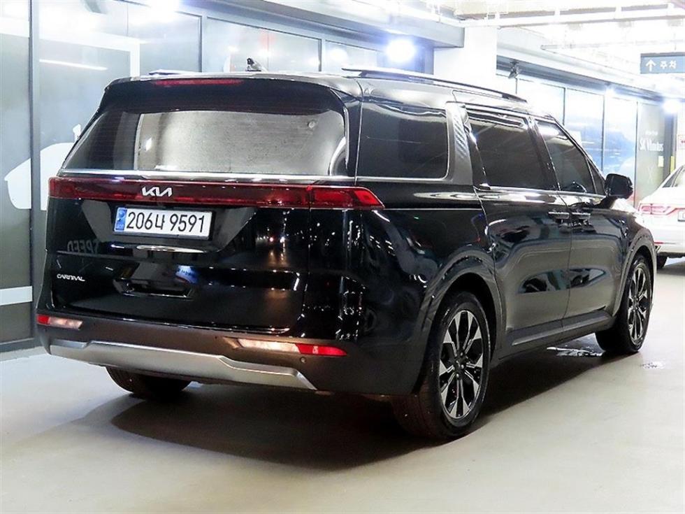 2023 - kia carnival