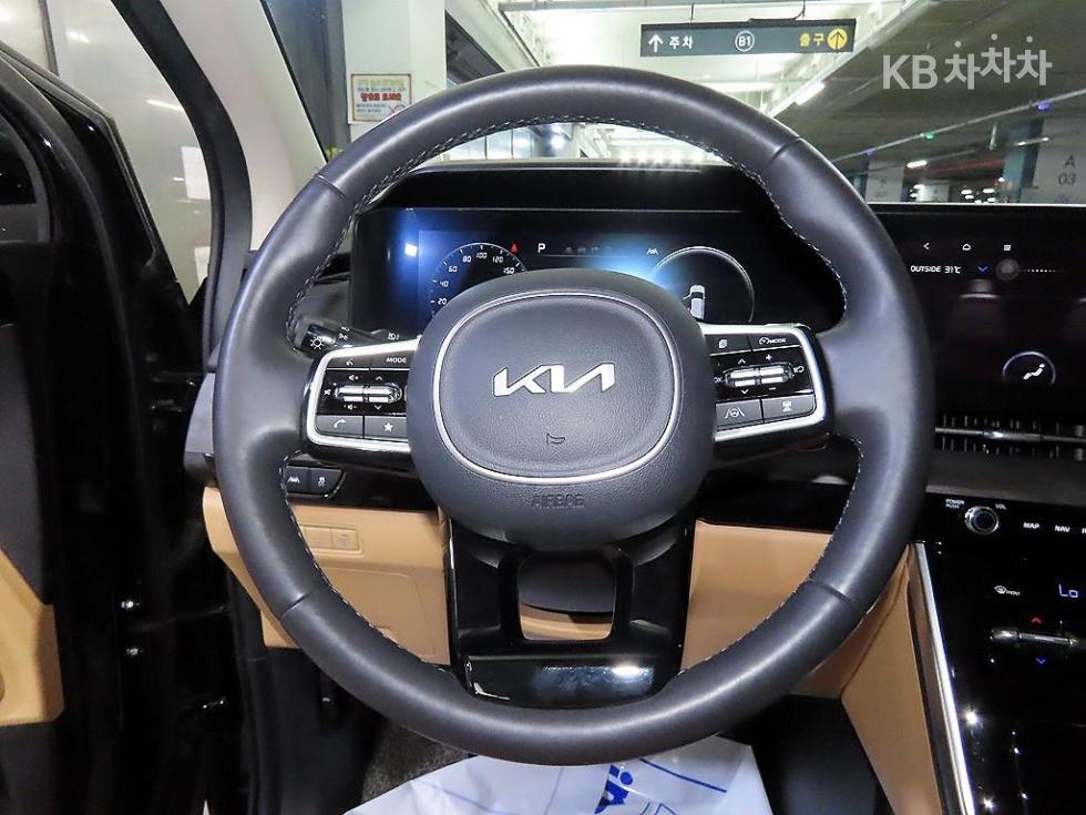 2023 - kia carnival