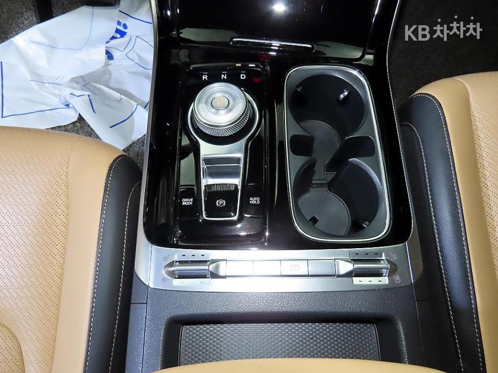 2023 - kia carnival