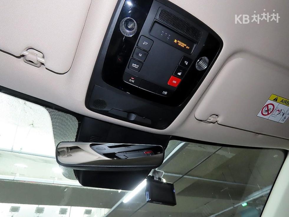 2023 - kia carnival