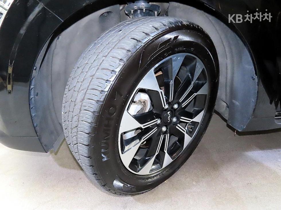 2023 - kia carnival
