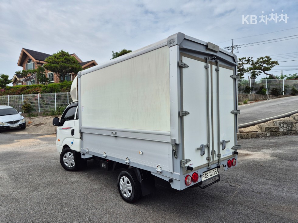 2020 - kia bongo iii