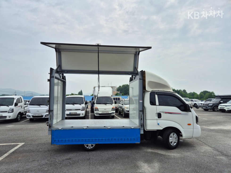 2020 - kia bongo iii