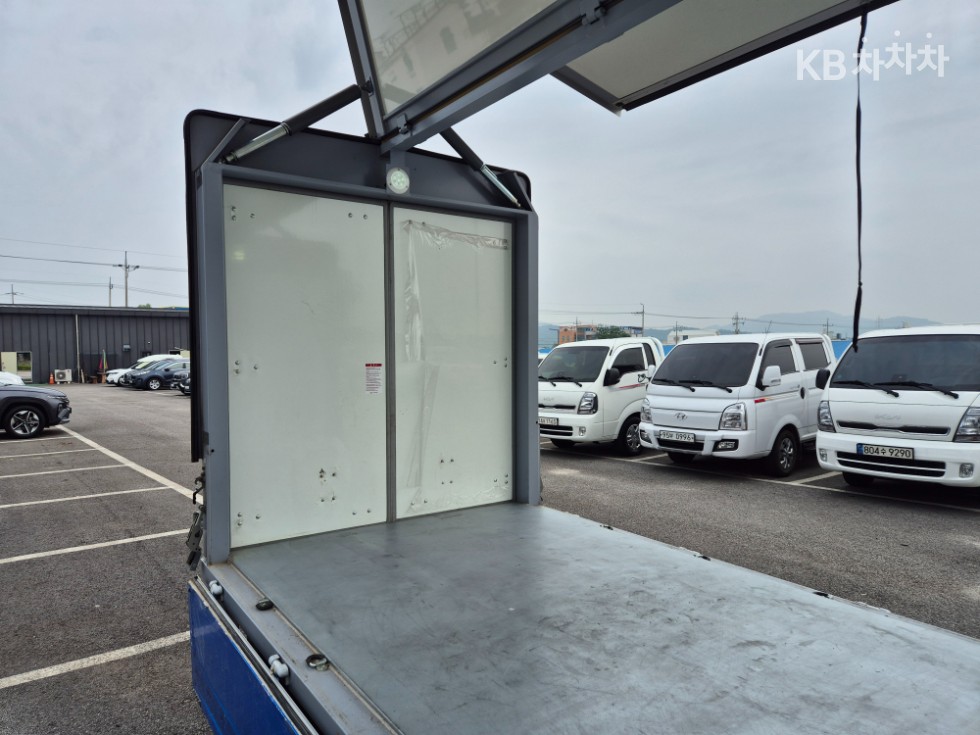 2020 - kia bongo iii