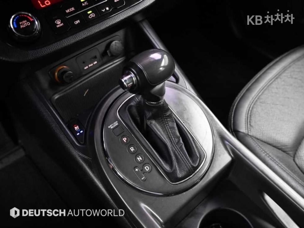 2012 - kia sportage