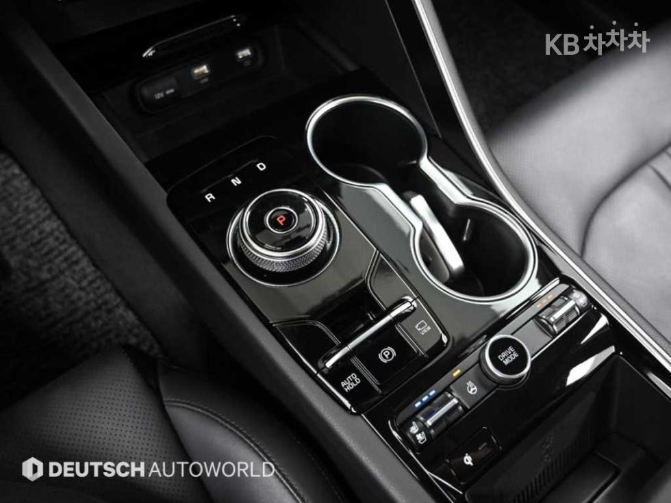 Kia K5 — miniaturë 9
