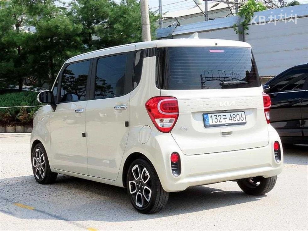 2022 - kia ray