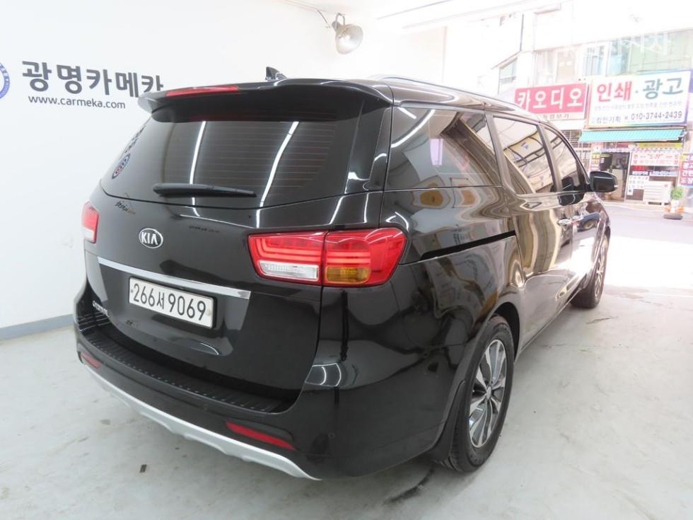2018 - kia carnival