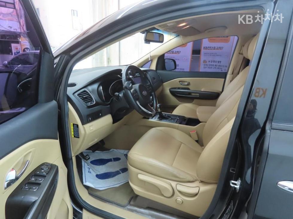 2018 - kia carnival