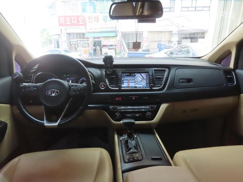 2018 - kia carnival
