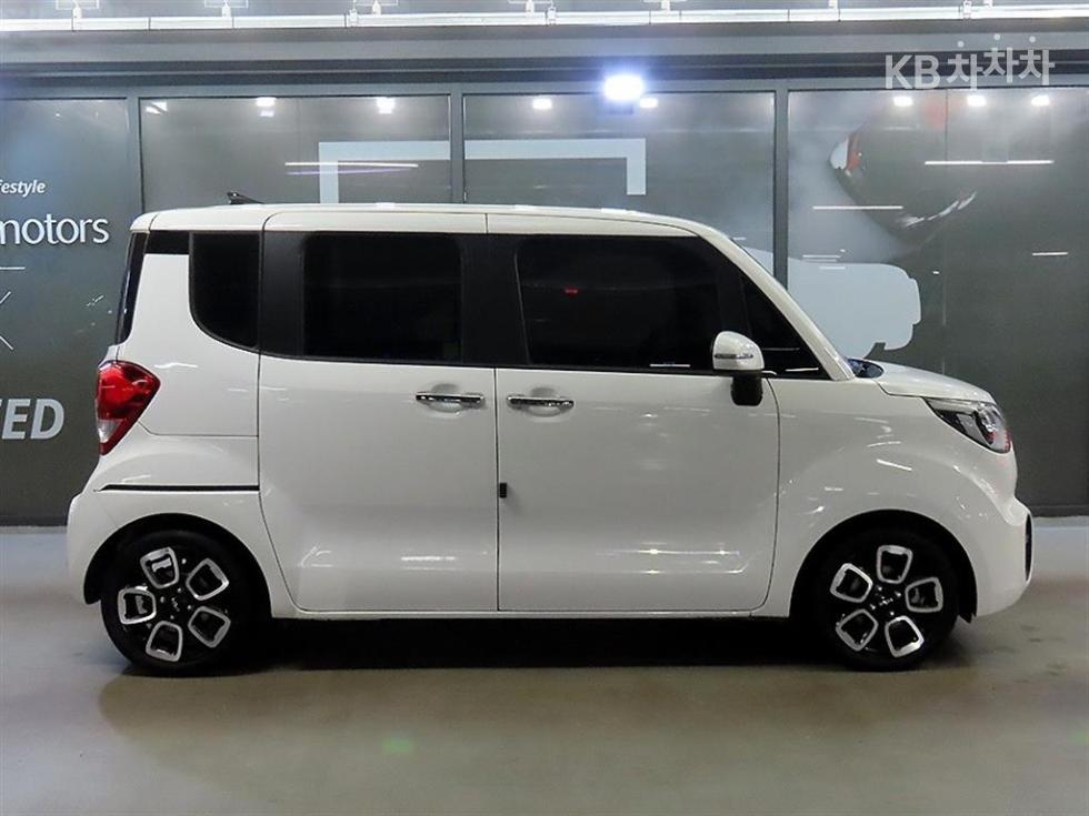2022 - kia ray