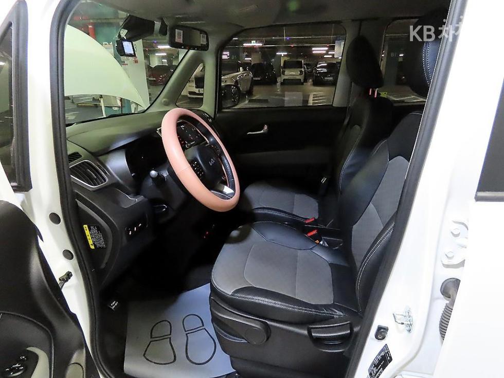 2022 - kia ray