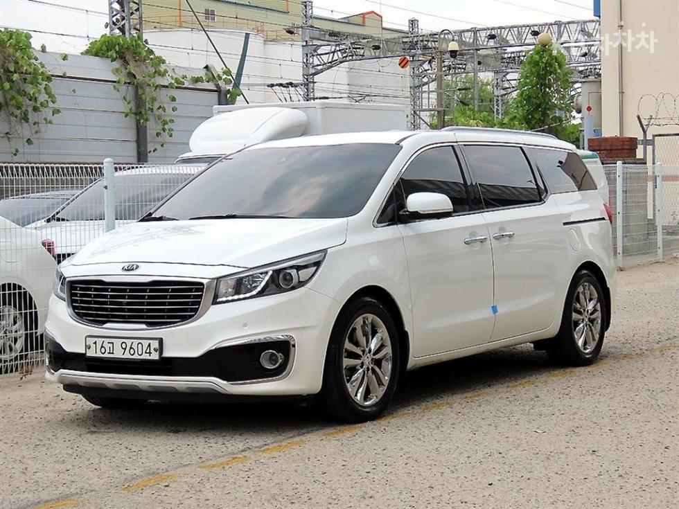 Kia Carnival — miniaturë 2