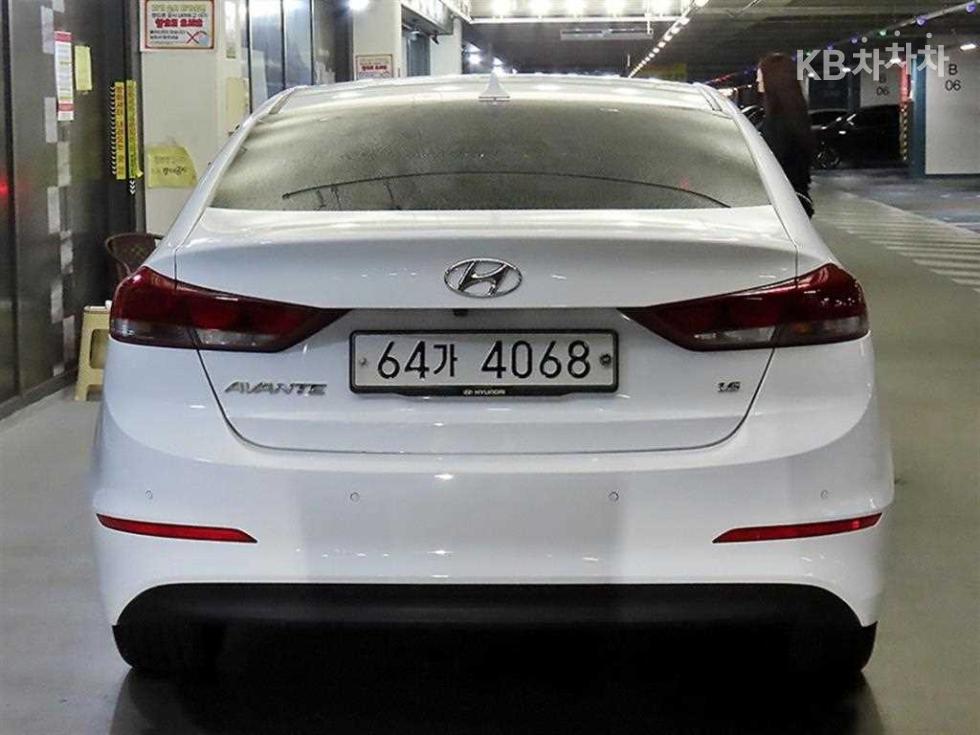 Hyundai Avante — miniaturë 5