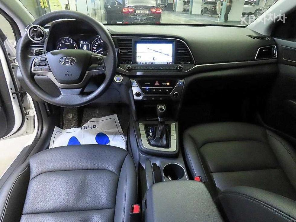 Hyundai Avante — miniaturë 10