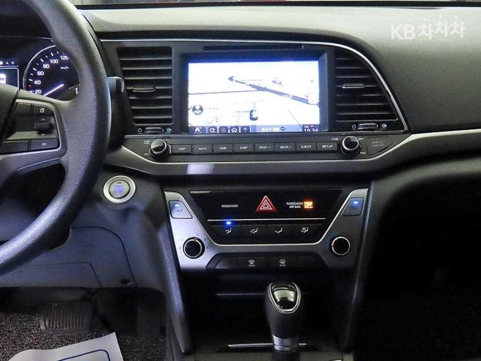 Hyundai Avante — miniaturë 11
