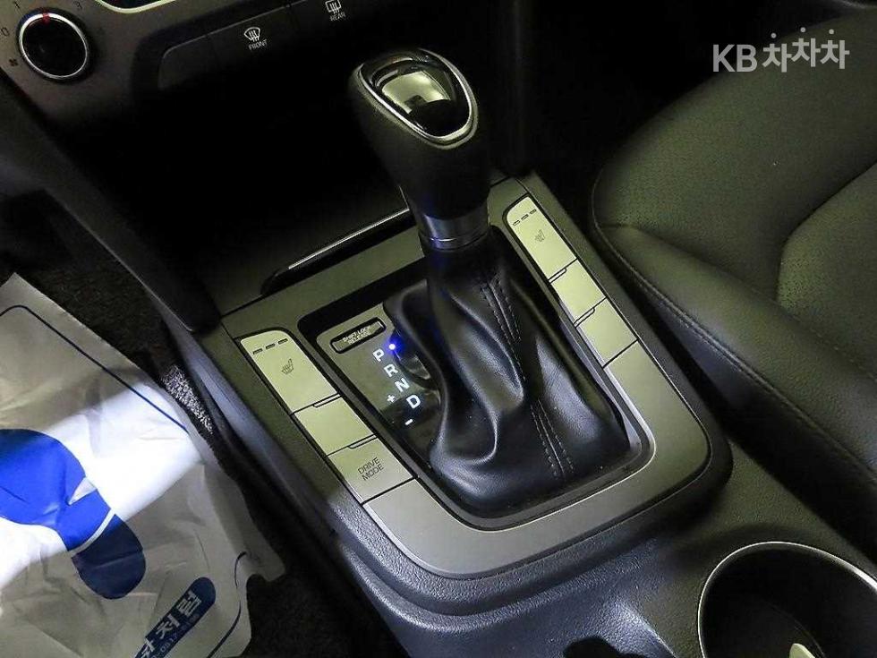 Hyundai Avante — miniaturë 12