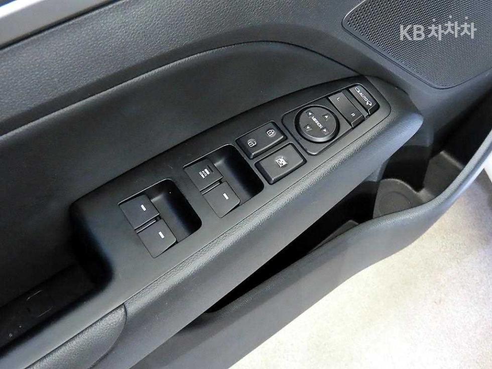 Hyundai Avante — miniaturë 13