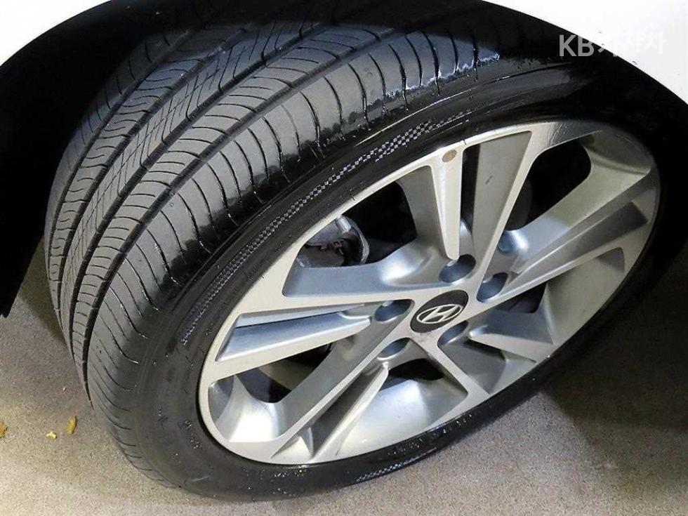 Hyundai Avante — miniaturë 19