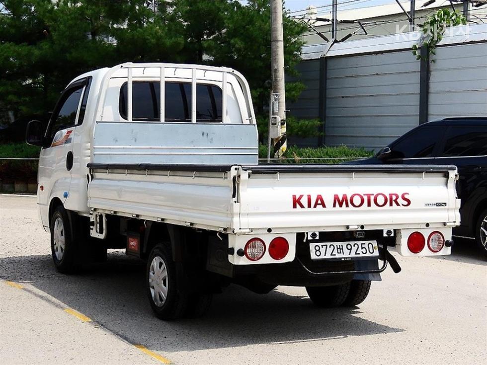 2017 - kia bongo iii