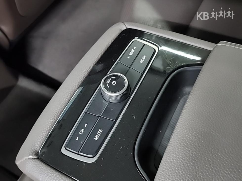 2018 - kia k7
