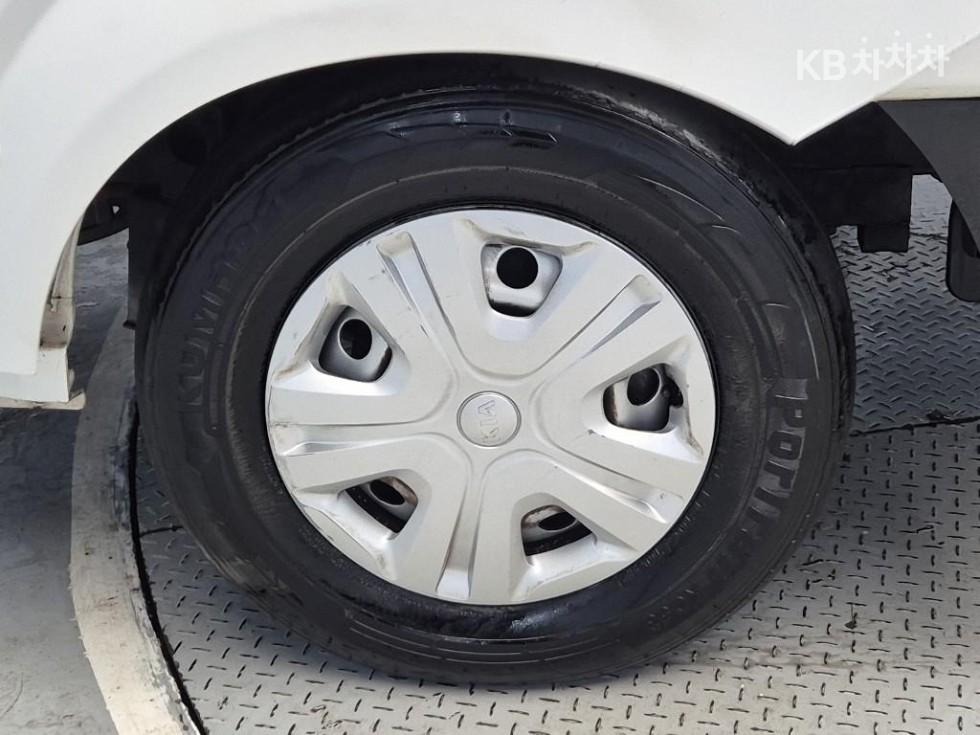 2019 - kia bongo iii