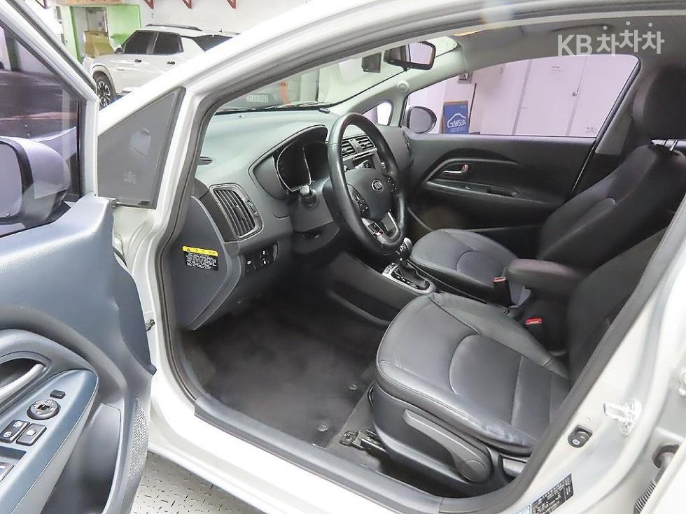 2014 - kia pride